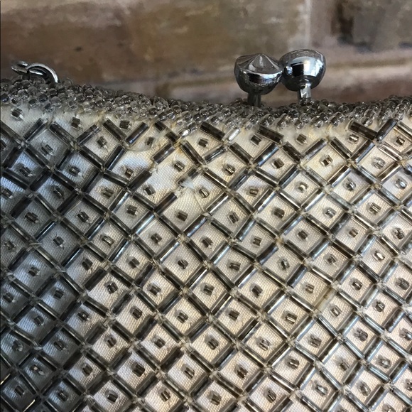 LA REGALE VINTAGE Women’s Silver Beaded Evening Clutch Bag - Picture 2 of 6